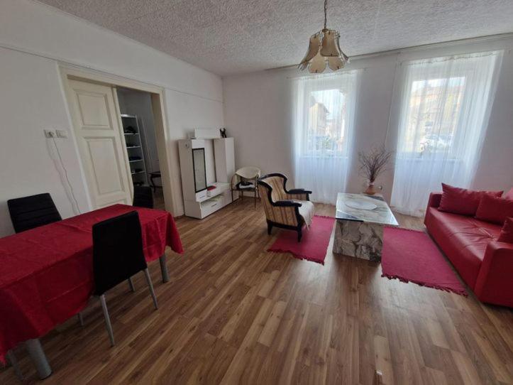 Modern Und Gemuetlich Lägenhet Ebenfurth Exteriör bild